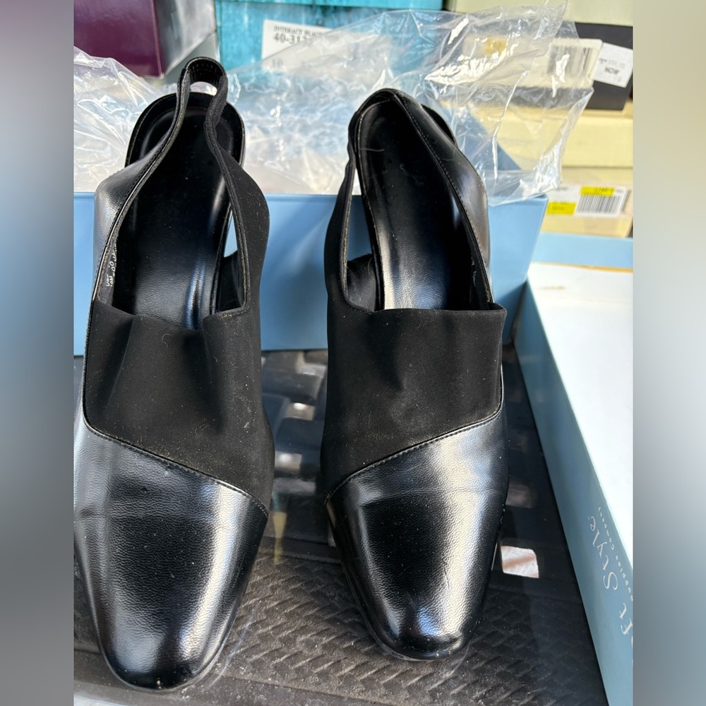 Soft Style Elegant Black Women's Shoes